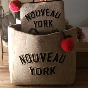 Nouveau York Kate and spade tote bag.